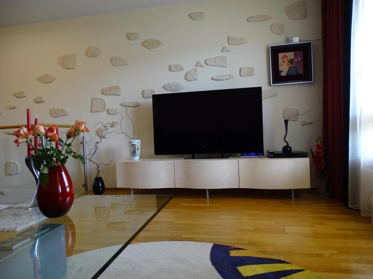 Koti Pyhaejaerven Rannalla Tampereella Extérieur photo